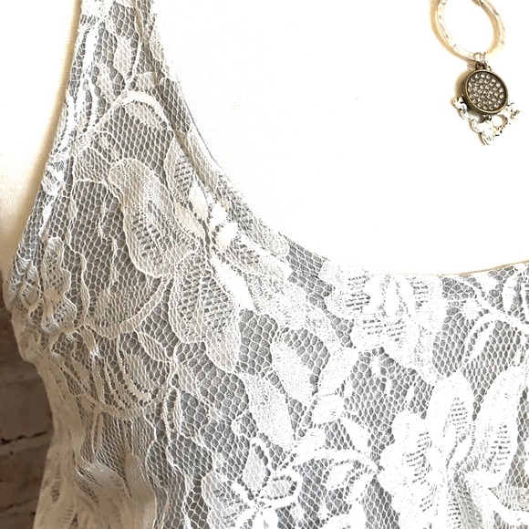 Forever 21 Razor Back Lace Top - Picture 2 of 7